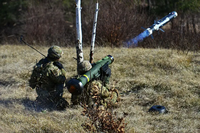 A U.S. soldier firing a Javelin