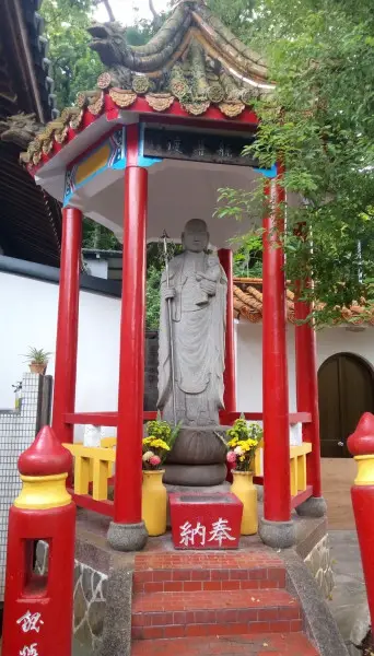 守衛地獄之門，台北市北投區普濟寺的地藏王菩薩。